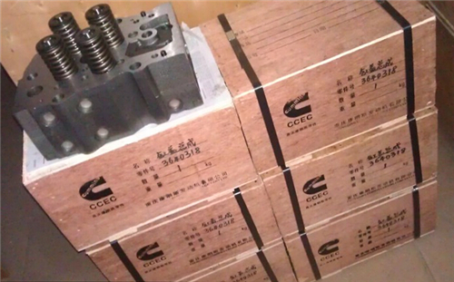 康明斯CM875、CM870和CM570的發(fā)動機(jī)缸蓋